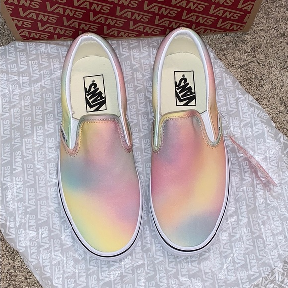 Vans Aura Shift Classic Slip-On - Picture 1 of 5